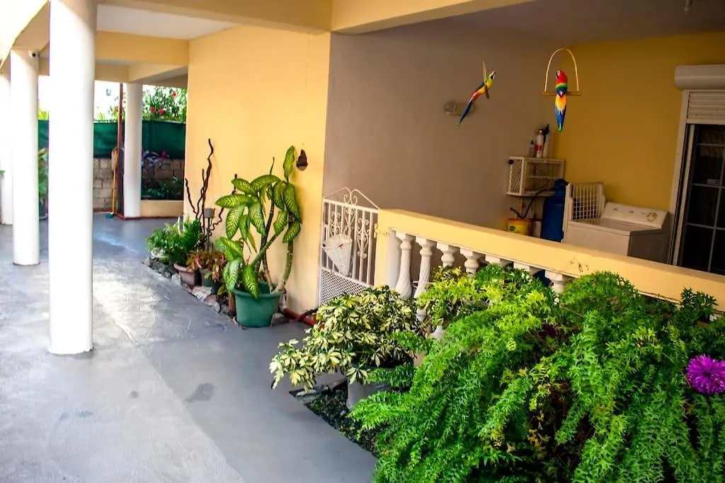 Cole Bay Getaway: Ideal For Relaxation Koolbaai Apartment